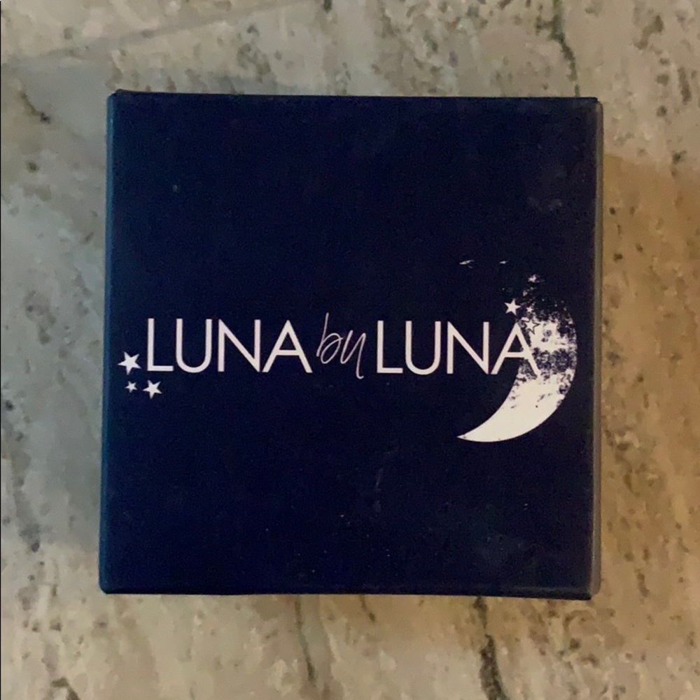 Translucent powder - Picture 2 of 3